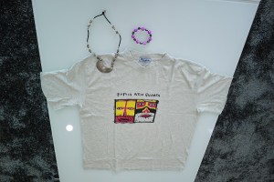 Tシャツ・首飾り（クラフトマーケット）